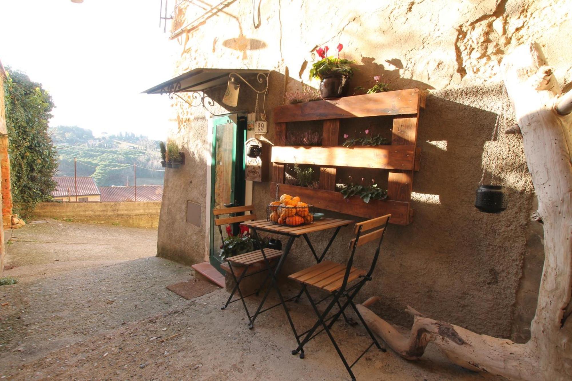 Il Piccino 29, Esperienza Romantica In Borgo.... Montescudaio Exterior photo